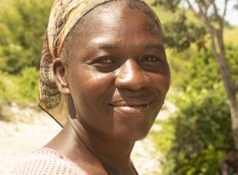 Lucite, une mère célibataire de quatre enfants qui vit à Juanarya